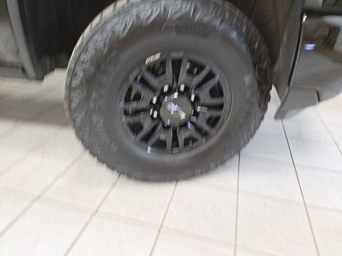 Certified 2026 Chevrolet Silverado 2500 ZR2 w/ LPO, Dark Essentials Package AWD/4WD image 9
