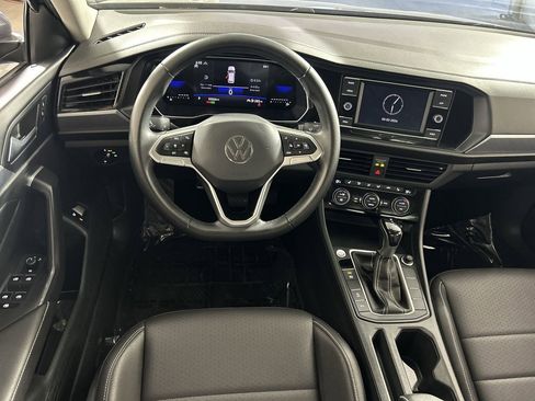 Used 2024 Volkswagen Jetta SE image 20