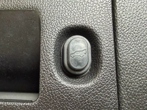 Used 2016 GMC Yukon Denali w/ Open Road Package RWD image 16