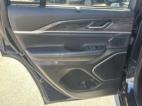 Used 2023 Jeep Grand Cherokee 30th Anniversary image 27