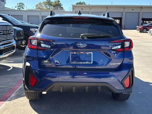 Used 2025 Subaru Crosstrek 2.0i Premium image 4
