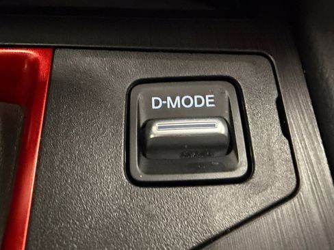 Used 2025 Nissan Kicks SR image 36