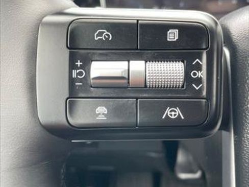 Used 2025 Hyundai Santa Fe Limited FWD image 20