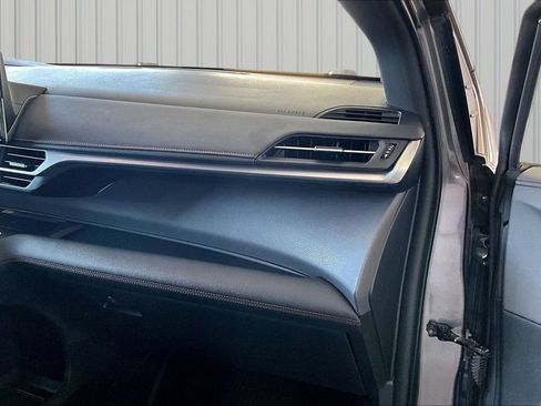 Used 2021 Toyota Sienna XSE w/ XSE Plus Package FWD image 12