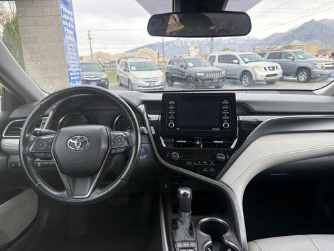 Used 2021 Toyota Camry SE image 8