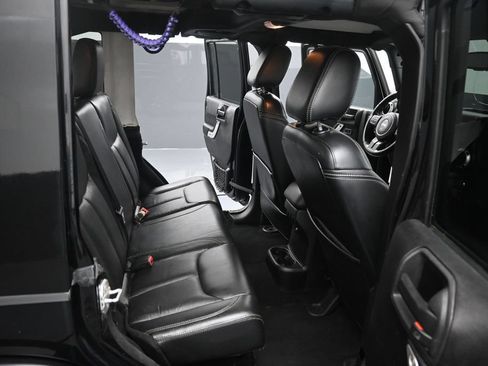 Used 2013 Jeep Wrangler Unlimited Rubicon w/ Connectivity Group AWD/4WD image 27