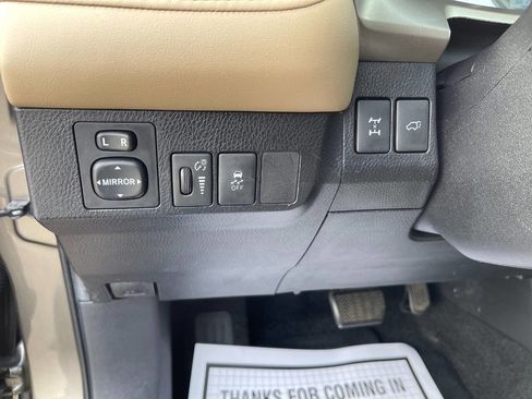 Used 2013 Toyota RAV4 Limited image 16