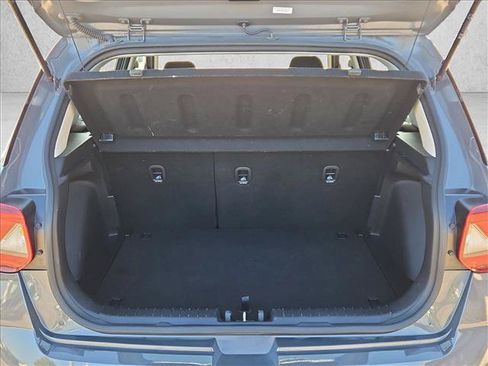 Used 2025 Hyundai Venue SEL FWD image 6