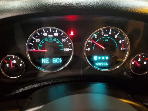 Used 2013 Jeep Wrangler Unlimited Sahara w/ Connectivity Group AWD/4WD image 17
