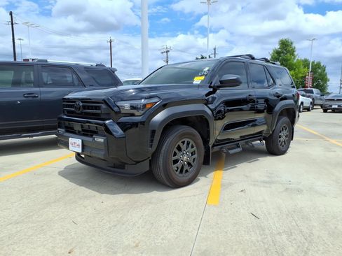 Used 2025 Toyota 4Runner SR5 AWD/4WD image 1