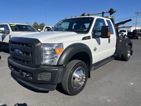 Used 2015 Ford F550 2WD SuperCab Super Duty w/ Power Equipment Group image 8