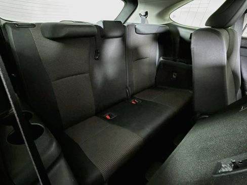 Used 2021 Toyota Highlander LE AWD/4WD image 25
