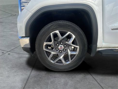 Used 2022 GMC Sierra 1500 SLT w/ SLT Premium Plus Package image 40