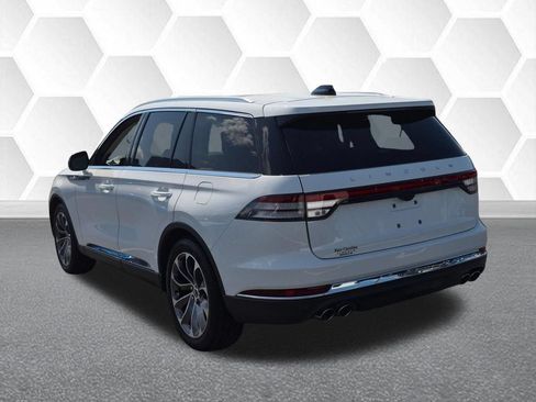Used 2026 Lincoln Aviator 2WD image 5
