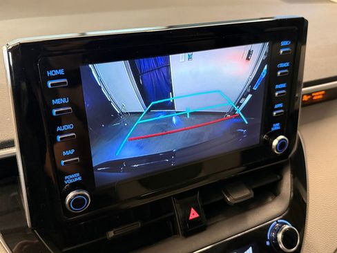 Used 2020 Toyota Corolla LE FWD image 14