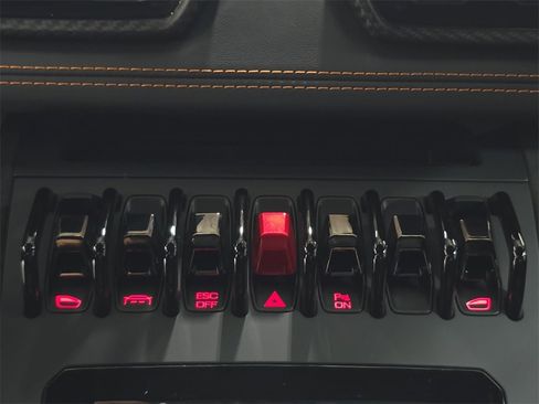 Used 2024 Lamborghini Huracan Sterrato image 21