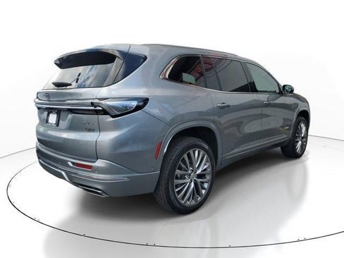 New 2026 Buick Enclave Avenir image 3