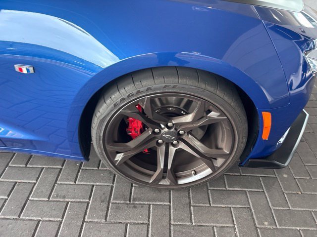 Used 2021 Chevrolet Camaro SS RWD image 2