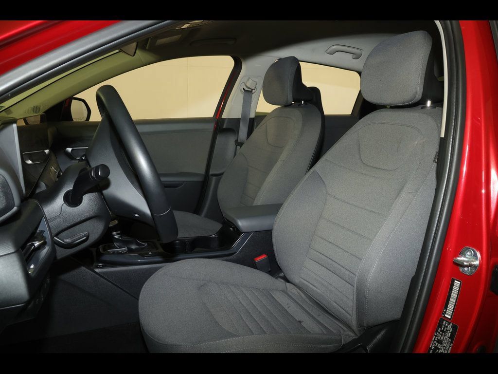Used 2025 Kia K4 EX FWD image 20