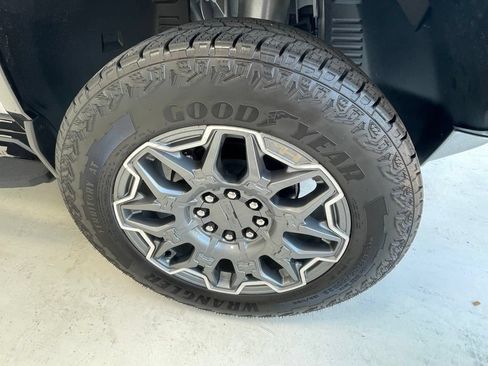 New 2025 GMC Hummer EV 3X AWD/4WD image 4