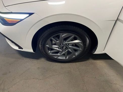 Used 2024 Hyundai Elantra SEL FWD image 30