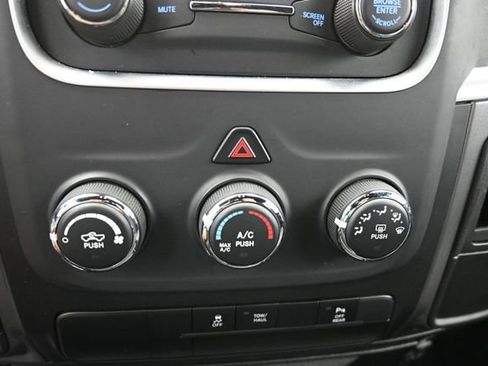 Used 2024 RAM 1500 Warlock AWD/4WD image 31