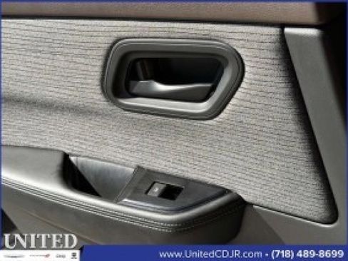 Used 2021 Nissan Rogue S image 21