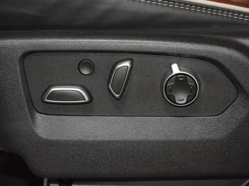 Used 2025 GMC Sierra 2500 Denali Ultimate AWD/4WD image 42