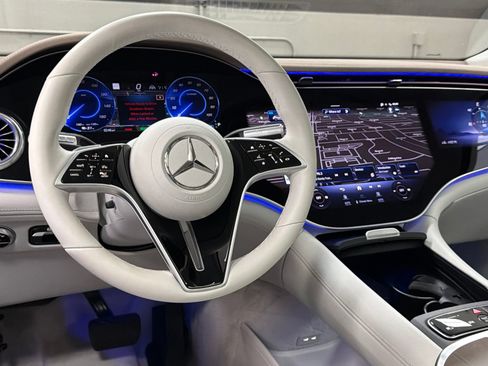 Certified 2023 Mercedes-Benz EQS 580 4MATIC SUV image 37