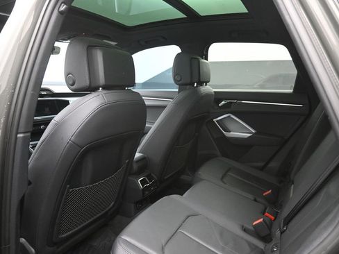 Used 2021 Audi Q3 2.0T Premium w/ Convenience Package AWD/4WD image 2