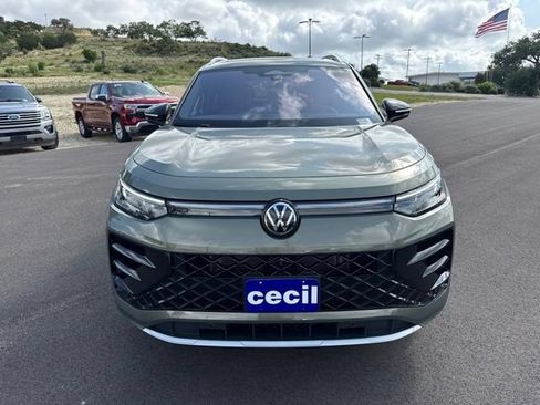 Used 2026 Volkswagen Tiguan SEL R-Line AWD/4WD image 11