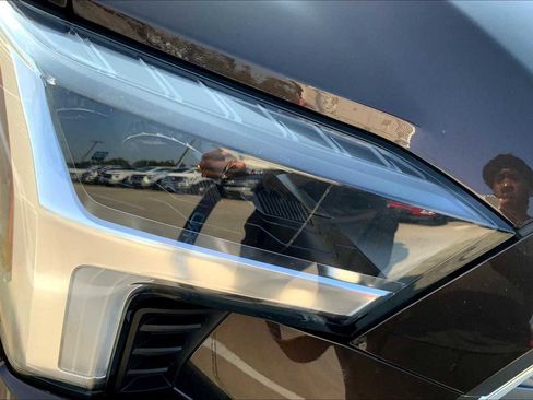 Used 2023 Toyota Sequoia Limited image 26