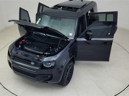 Used 2024 Land Rover Defender 110 S image 85
