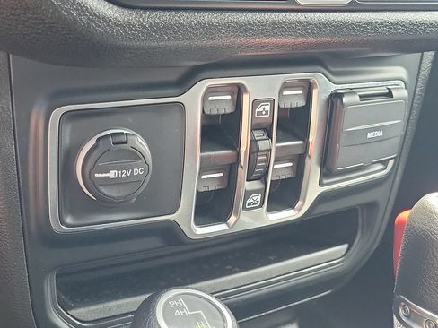 Used 2024 Jeep Wrangler Unlimited Sport AWD/4WD image 19