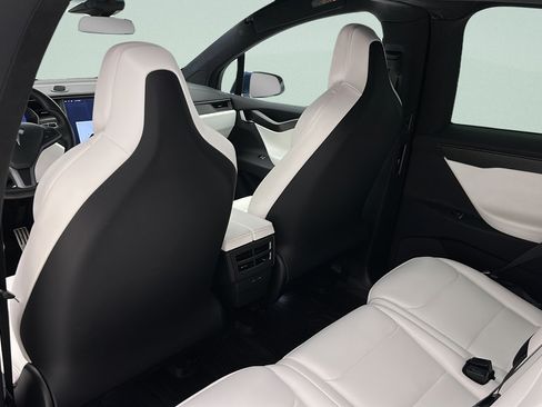 Used 2018 Tesla Model X 75D AWD/4WD image 11