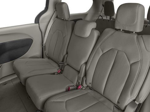 Certified 2017 Chrysler Pacifica LX FWD image 14