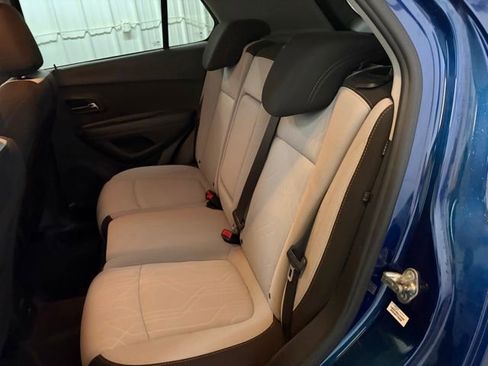 Used 2020 Chevrolet Trax LT AWD/4WD image 15