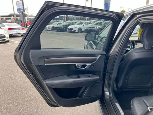 Used 2020 Volvo V90 T6 Cross Country image 38