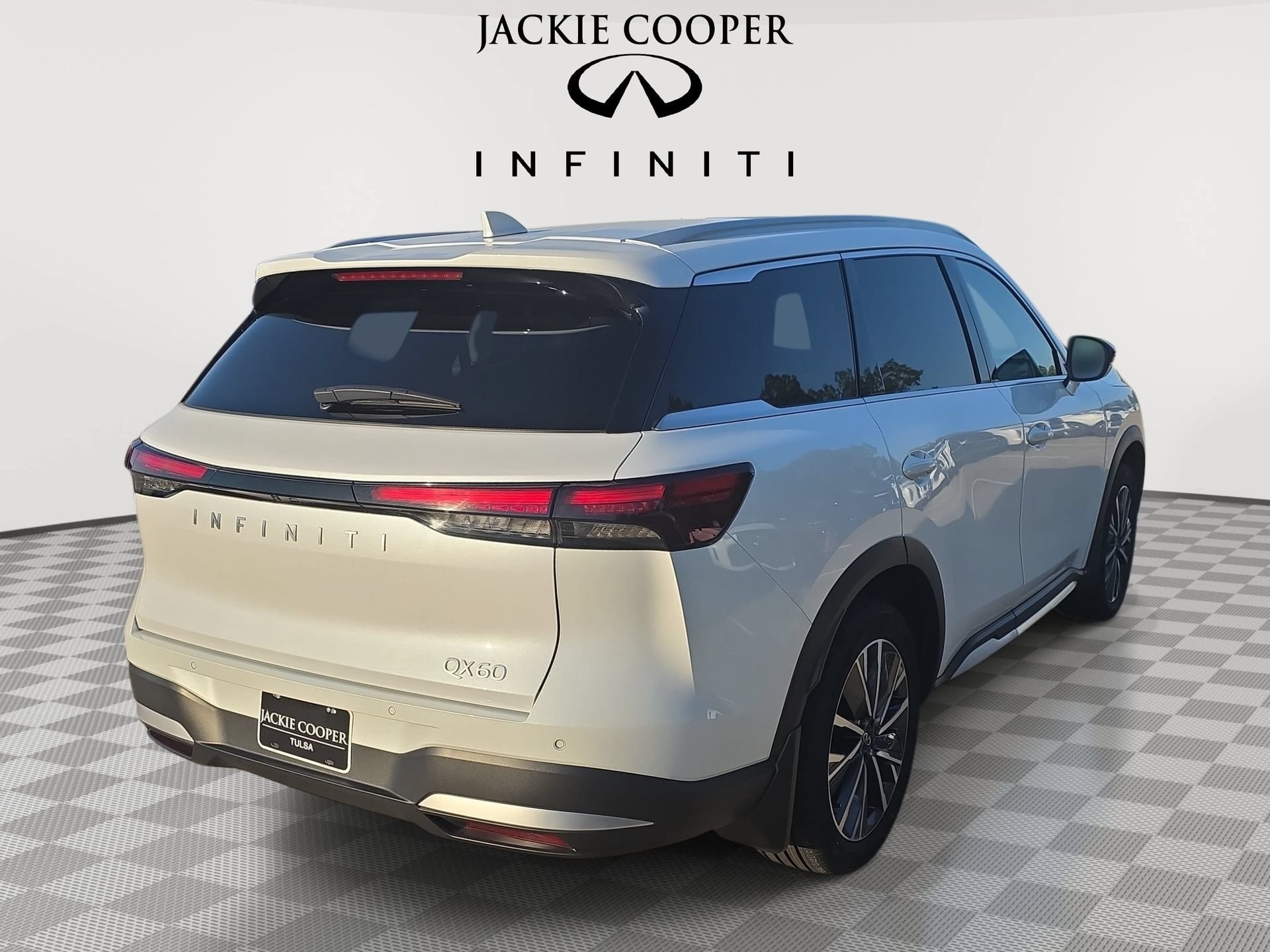 Certified 2026 INFINITI QX60 Luxe w/ Cargo Package FWD image 5