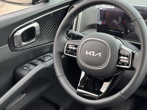 New 2025 Kia Sorento S image 16