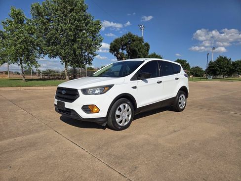 Used 2018 Ford Escape S FWD image 3