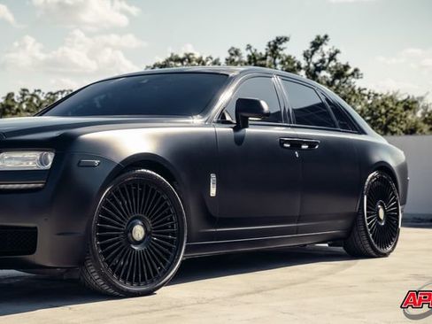Used 2014 Rolls-Royce Ghost RWD image 41
