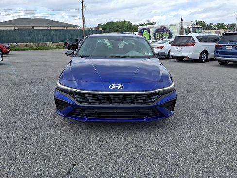 Used 2026 Hyundai Elantra Sport FWD image 2