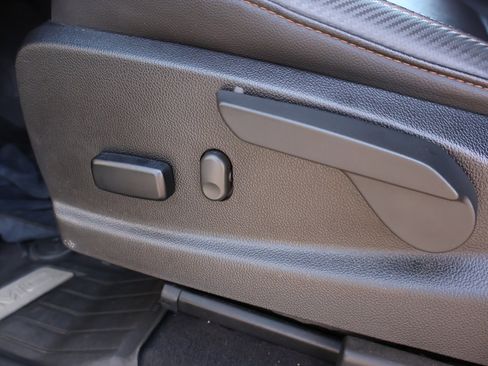 Used 2022 GMC Canyon AT4 image 9