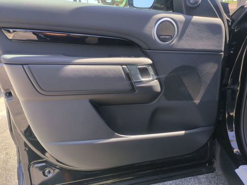 New 2026 Land Rover Discovery S AWD/4WD image 11