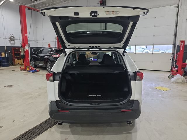 Used 2025 Toyota RAV4 XLE w/ Convenience Package AWD/4WD image 26