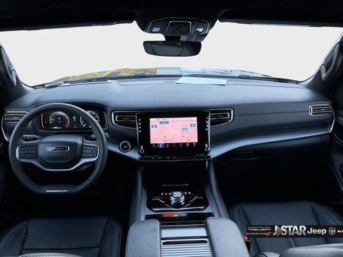 Used 2024 Jeep Wagoneer Series II w/ Convenience Group I image 9