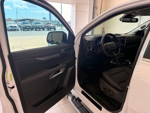 Used 2024 Ford Ranger Lariat w/ FX4 Off-Road Package AWD/4WD image 14