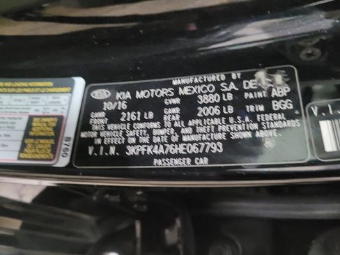 Used 2017 Kia Forte LX image 33