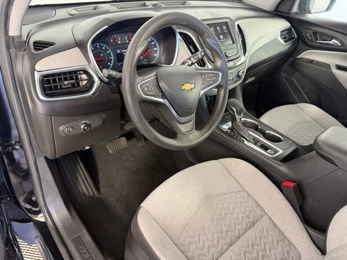 Used 2023 Chevrolet Equinox LS FWD image 4